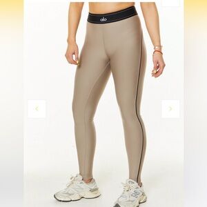 Alo Yoga High-Waist Suit Up Leggings - Gravel